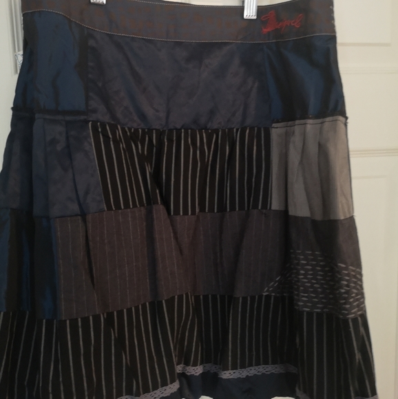 Desigual skirt size 40 bnwt - Picture 2 of 4